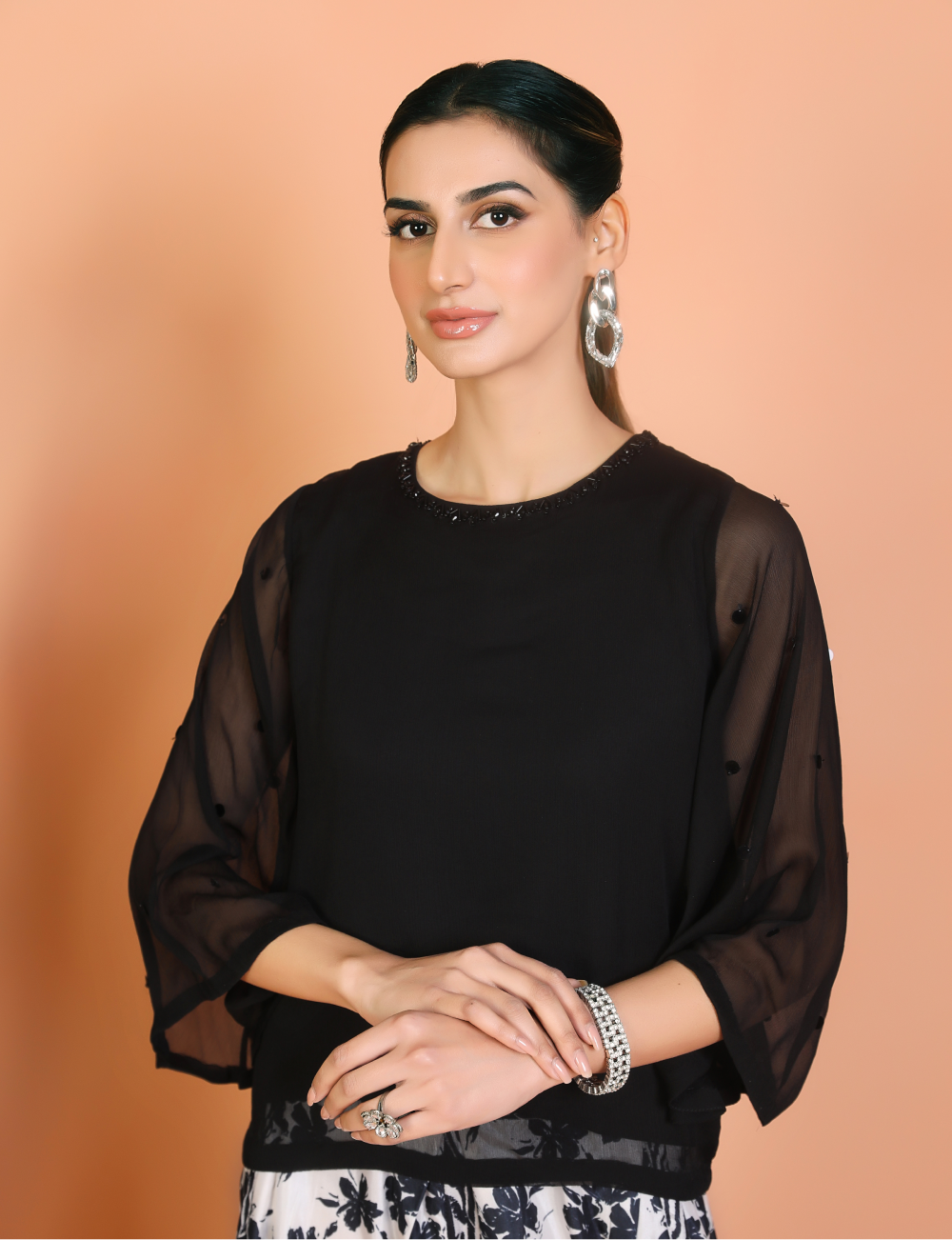 Model wearing Super Muse
